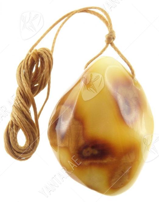 Pendant “Amber with impurities”